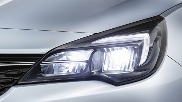 LED-Scheinwerfer Opel Astra