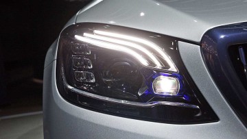 Mercedes Digital Light