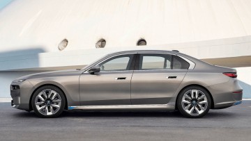 BMW: Hochautomatisiertes Fahrsystem zum Jahresende
