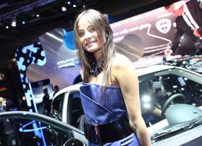 Paris Motor Show 2010: Girls