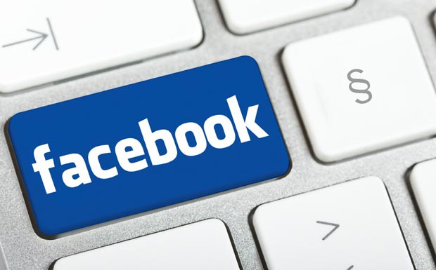 Facebook Recht Urteil § Tastatur Social Media