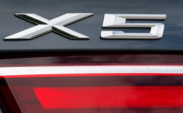 BMW X5 Emblem Schriftzug Logo