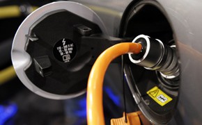 ZDK: Qualifizierungsoffensive für Elektromobilität