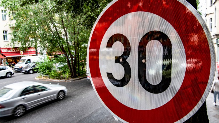 Verkehrsminister: "Flächendeckendes Tempo 30 wird es nicht geben"