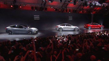 Premiere des Model 3: Tesla stürmt den Massenmarkt