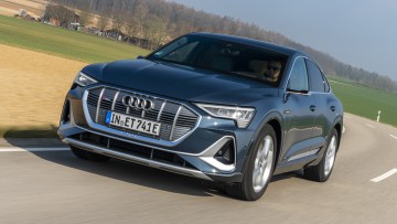 Audi e-tron: Mehr AC-Ladeleistung, mehr Komfort