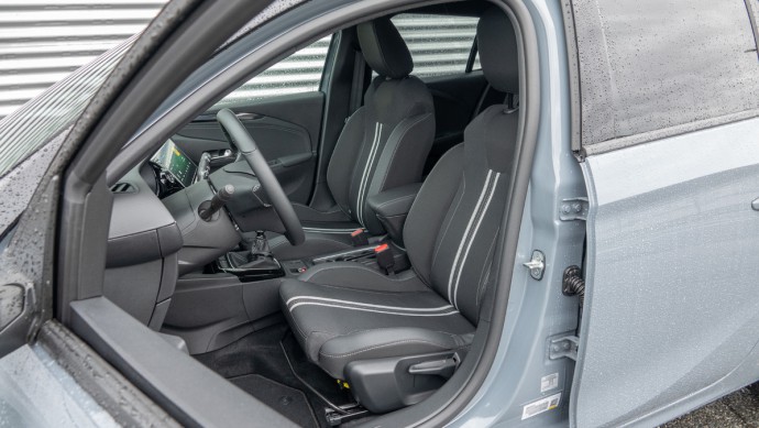 Foto vom Fahrersitz des Opel Corsa GS