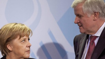 Pkw-Maut: Seehofer widerspricht Merkel erneut