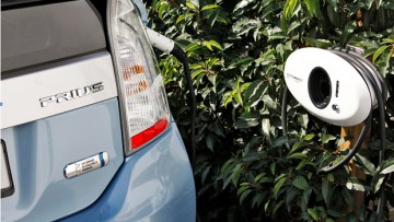 Toyota/TMH: Plug-in-Hybrid Prius mit Energiepaket