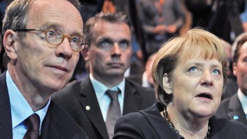 IAA 2011: Merkel bekennt sich zum Euro – auch für die Autobranche