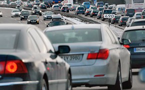 Fahrzeugbestand 2009: Mehr Autos in Deutschland unterwegs