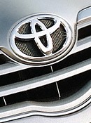 Geschäftsjahr: Toyota fährt wieder Gewinne ein