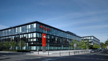 Santander startet E-Leasing-Aktion: Auf Wunsch mit Prämien-Service
