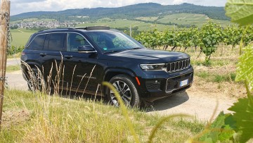 Im Rheingau mitten im Weingebiet zeigte sich der Jeep Grand Cherokee zum Test