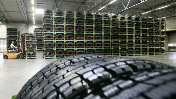 Reifenproduktion Reifenlager Reifenlager Michelin Reifenwerke in Karlsruhe 