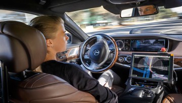 Umfrage zum autonomen Fahren: Mercedes schlägt Google
