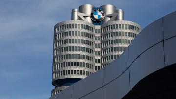 BMW Zentrale; Konzernzentrale; BMW Logo;