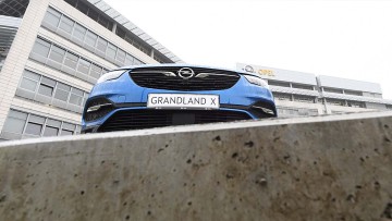 Opel Zentrale mit Grandland X