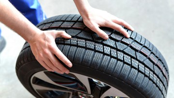 Urteil: Kunde muss Schrauben nach Reifenwechsel überprüfen