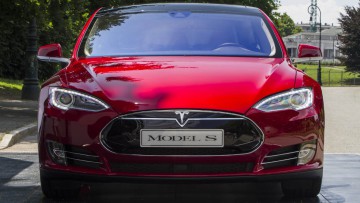 Autopilot ausgetrickst: Klebeband führt Tesla in die Irre