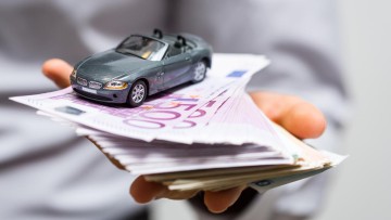 Autokauf-Umfrage: Sparen statt Finanzieren