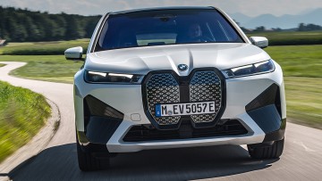 Fahrbericht BMW iX xdrive 50: Monolith der neuen Zeit