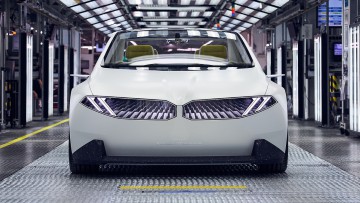 BMW baut in seinem Stammwerk München ab 2026 die Serienvariante der Limousine der "Neuen Klasse".