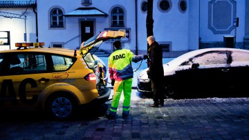 ADAC Gelber Engel Pannenhilfe Straßenwacht Batterie