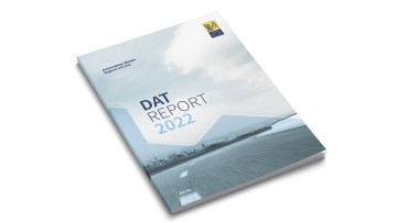 DAT-Report 2022: Eigenes Auto bleibt unverzichtbar, Probefahrt und Werkstatt auch