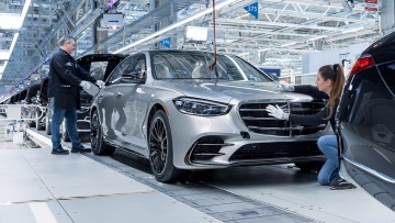 Produktionslinie bei Mercedes-Benz