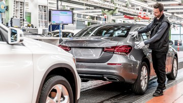Erneute Lieferengpässe: Daimler schickt Tausende Mitarbeiter wieder in Kurzarbeit