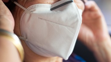 Hilfe für Kliniken und Behörden: Autobauer spenden Atemschutzmasken
