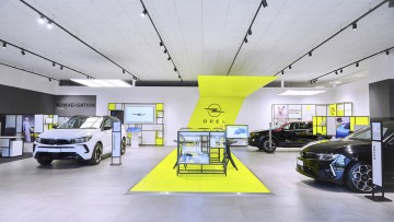 Neues Opel-CI-Konzept für Autohäuser