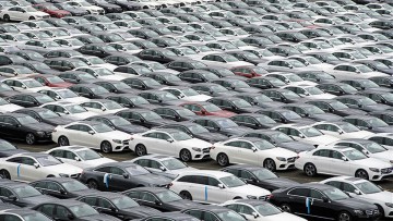 Pkw-Markt im August: E-Autos stützen schwache Zulassungszahlen