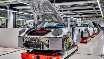 Neue Fahrerlose Transportsysteme im Porsche-Werk Zuffenhausen 