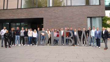 Die Volkswagen Group Retail Deutschland (VGRD) und die Duale Hochschule Baden-Württemberg (DHBW) in Heilbronn begrüßen die ersten 30 Studierenden des Studiums "BWL Dienstleistungsmanagement Autohandel".