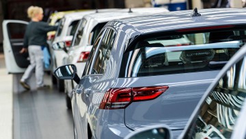 Produktionsstopps: Chipmangel bremst Volkswagen aus