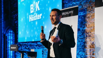 Christoph Schreiber, Filialleiter von B&K Höxter, freute sich über die "Wellertreppe".