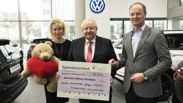 Unterstützung für Kinderhospiz: Jürgen Karpinski spendet 17.700 Euro