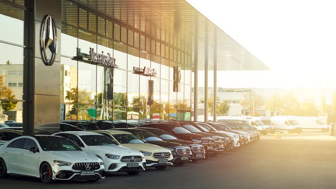 Auto-Scholz Bamberg; Autohaus; Mercedes-Benz; Mercedes Autohaus; MAR2020; Mercedes-Showroom; Mercedes-Logo; Mercedes-Stern; Mercedes-Handel; Showroom