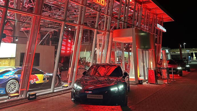 Am 15.Dezember 2023 eröffnete der neue Audi-Betrieb mit einem großen Gala-Abend und rund 180 Gästen.