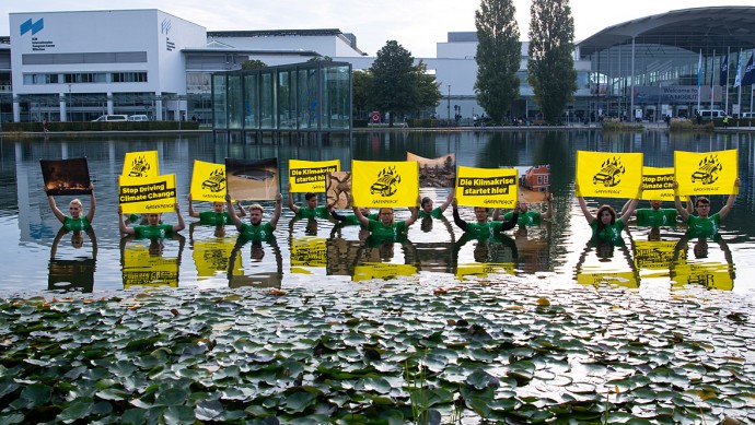 Greenpeace Protest IAA Messegelände