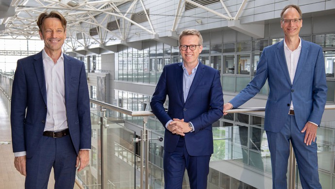 Opel Chef Uwe Hochgeschurtz; Xavier Chereau, Michael Lohscheller