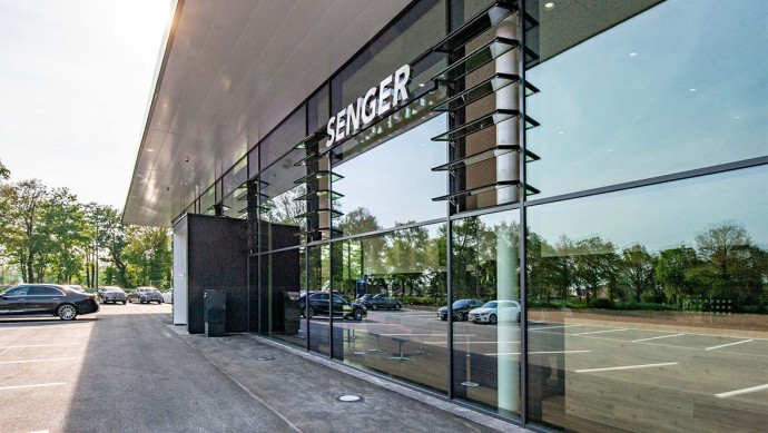 Senger-Gruppe Standort Aurich; Autohaus; Mercedes-Betrieb; Showroom; Autohandel; Mercedes