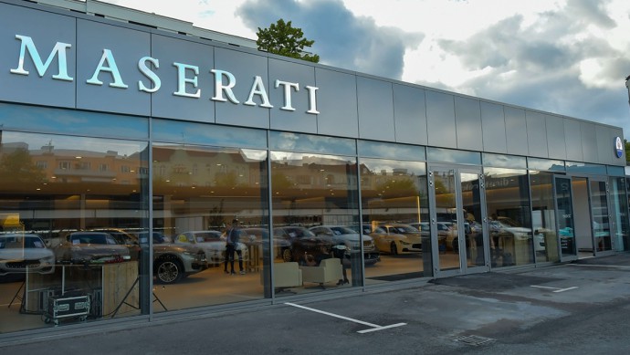 Maserati / Dinnebier Premium Cars