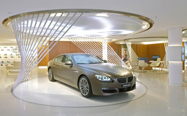 BMW "Brand Store" in Paris
