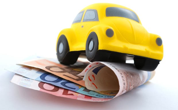 Umfrage: Preis bei Autoversicherung entscheidend