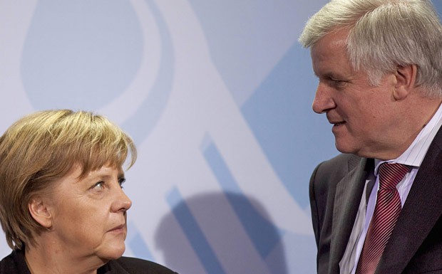 Wahlkampf: Merkel und Seehofer im Maut-Duell