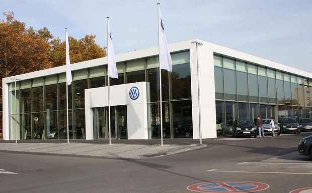 Köln-Ehrenfeld: Fleischhauer-Franz eröffnet neues VW-Autohaus