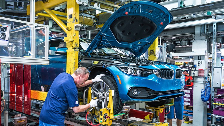 In Kanada: BMW kauft Batterie-Material für US-Autowerk von Umicore